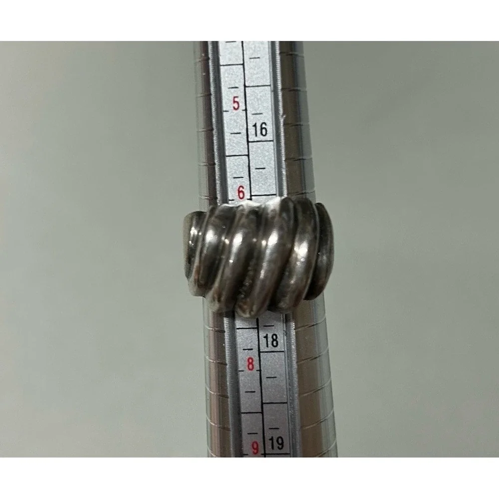 Vintage Ribbed Fluted Dome Sterling Silver Ring Size 6